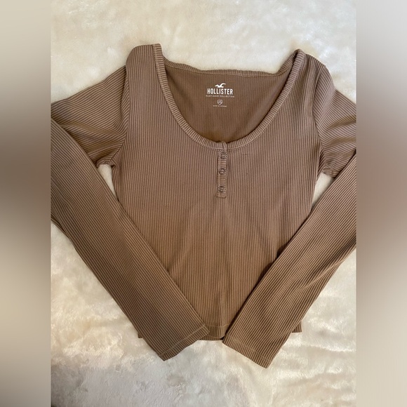 XS Hollister Long Sleeve Crop Top - Picture 1 of 3